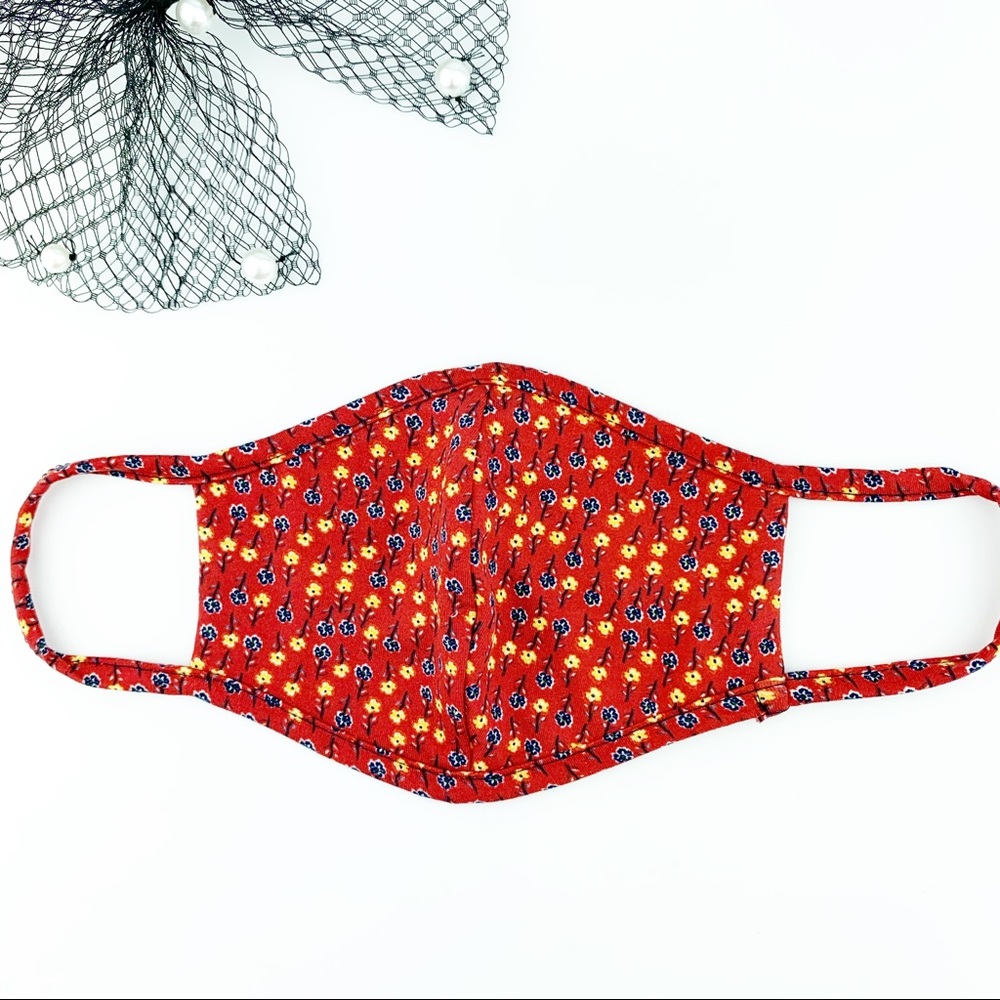 MADE IN USA 2 ULTRA SOFT DAINTY FLORAL FACE MASK - Picture 4 of 6